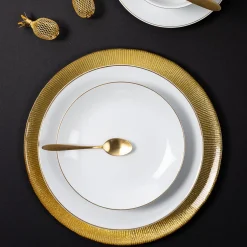 Assiette plate en porcelaine lisere doré d26cm