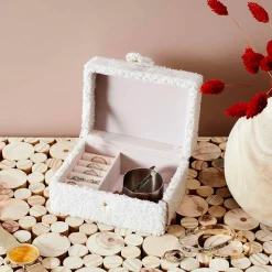 Boite a bijoux bouclette creme 11x15xh8cm