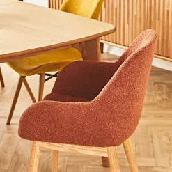 Chaise avec accoudoirs en tissu bouclette terracotta - Altea