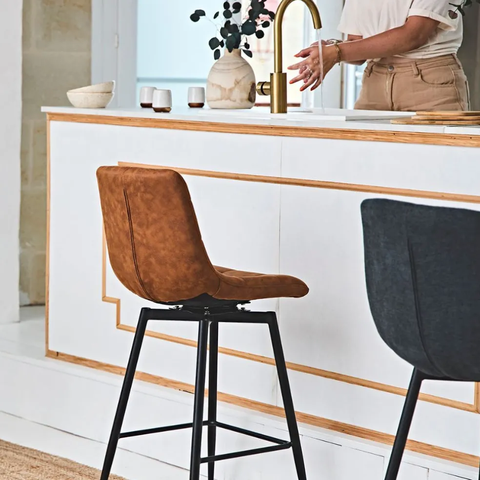 Chaise de bar pivotante en microfibre matelassé camel - Lilly