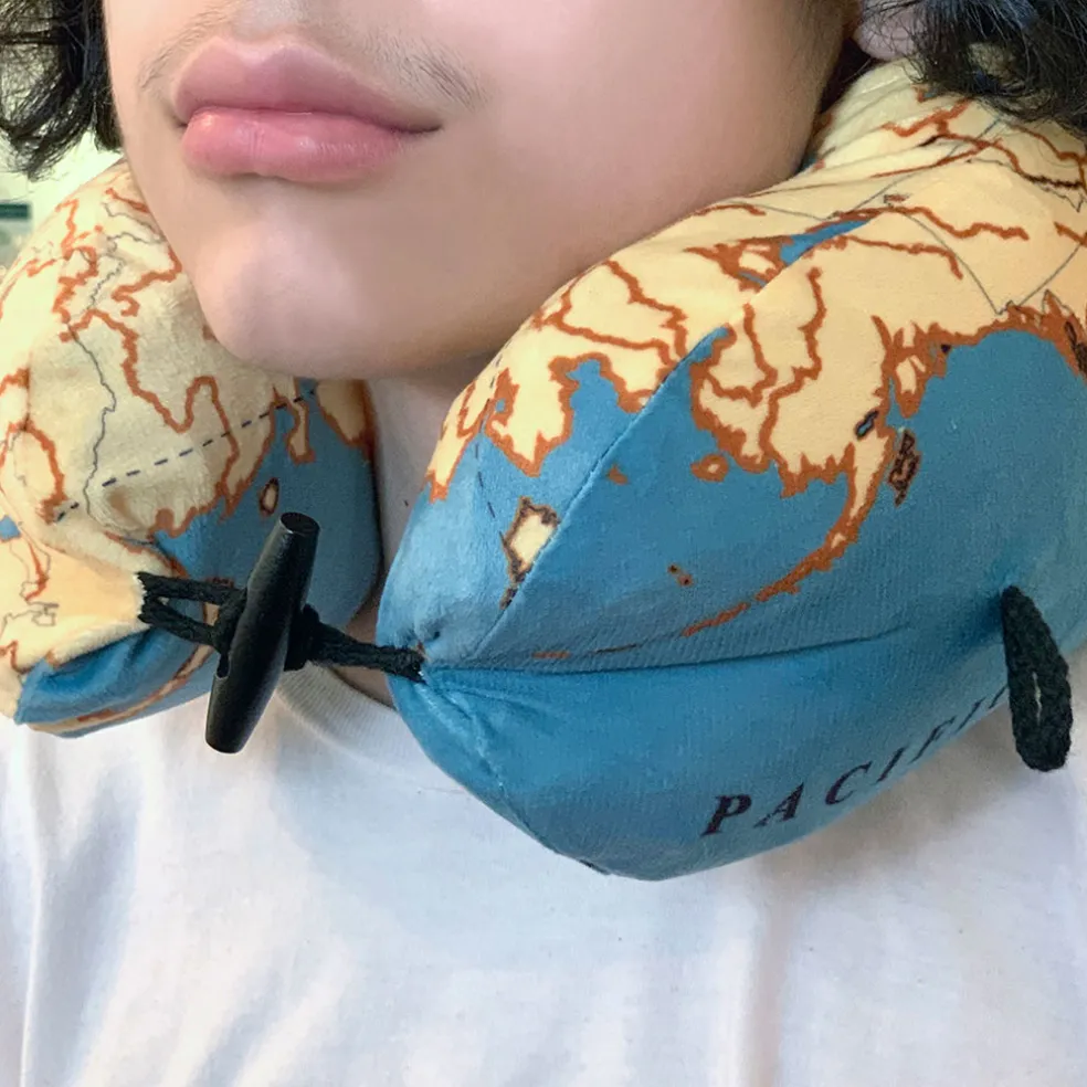 Coussin de voyage gonflable carte du monde