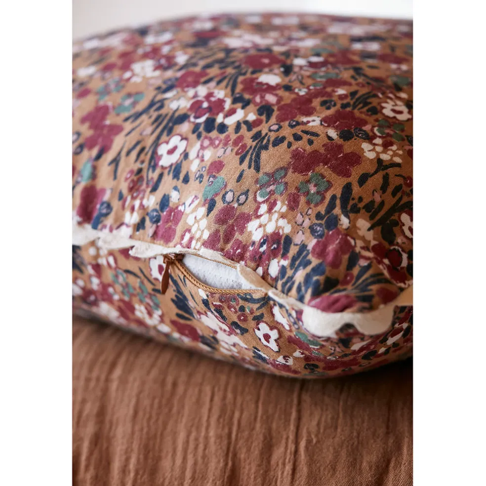 Coussin déhoussable avec croquet en gaze de coton imprimée camel 40x40cm - Capucine