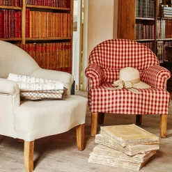 Fauteuil crapaud en coton vichy rouge et pin - Margot