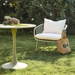 Fauteuil d'extérieur kaki avec 2 coussins en tissu blanc - Lumi