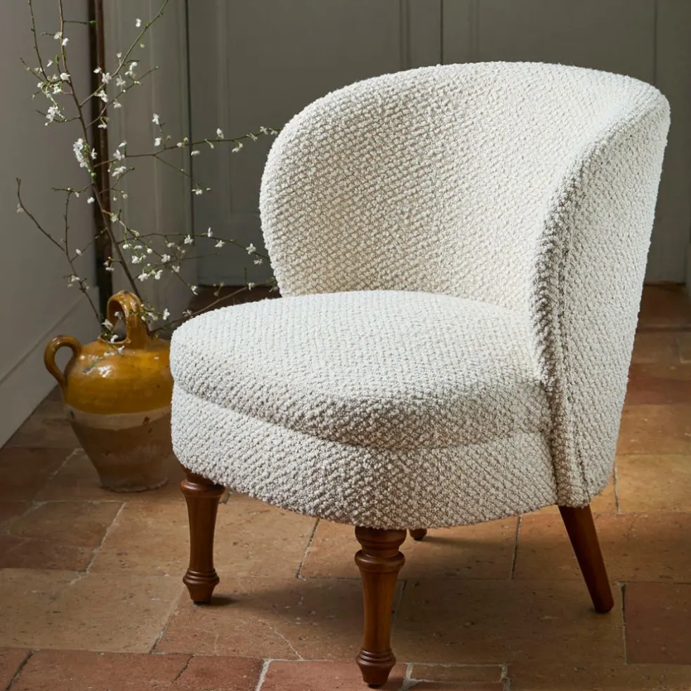 Fauteuil en tissu bouclette et hévéa écru - Claudine