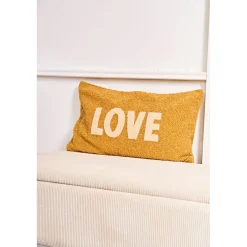 Housse de coussin bouclette "Love" moutarde et beige 50x30cm - Funky