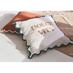 Housse de coussin brodée dolce vita en coton beige et émeraude 45x45cm - Lumi