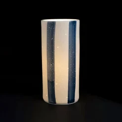 Lampe cylindre en porcelaine rayée indigo et blanc h24cm - Alaria