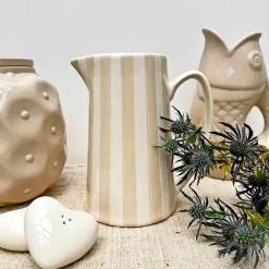 Pichet en céramique rayé blanc et sable 1L