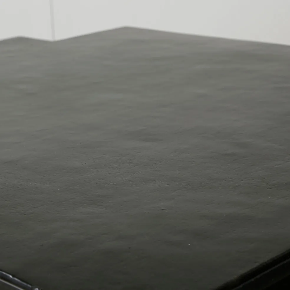 Table basse gigogne carrée (lot de 3) en fer noir - Felia