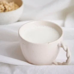 Tasse moucheté en grès blanc 33cl - Organic