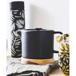 Théière en grès noir mat et bois avec filtre - nordika